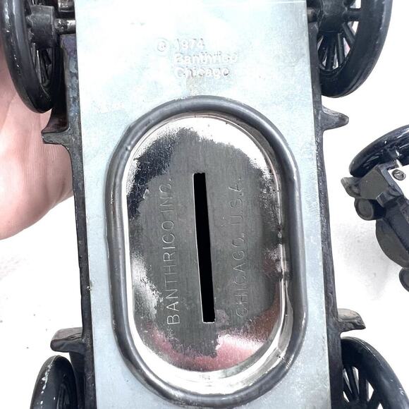 Lot Of 3 Vintage Banthrico Steam Train, Chevy, Oldsmobile Metal Coin Banks - Picture 13 of 13